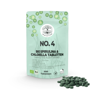 Vorderseite Bio Spirulina Chlorella Tabletten mit Tabletten Haufen